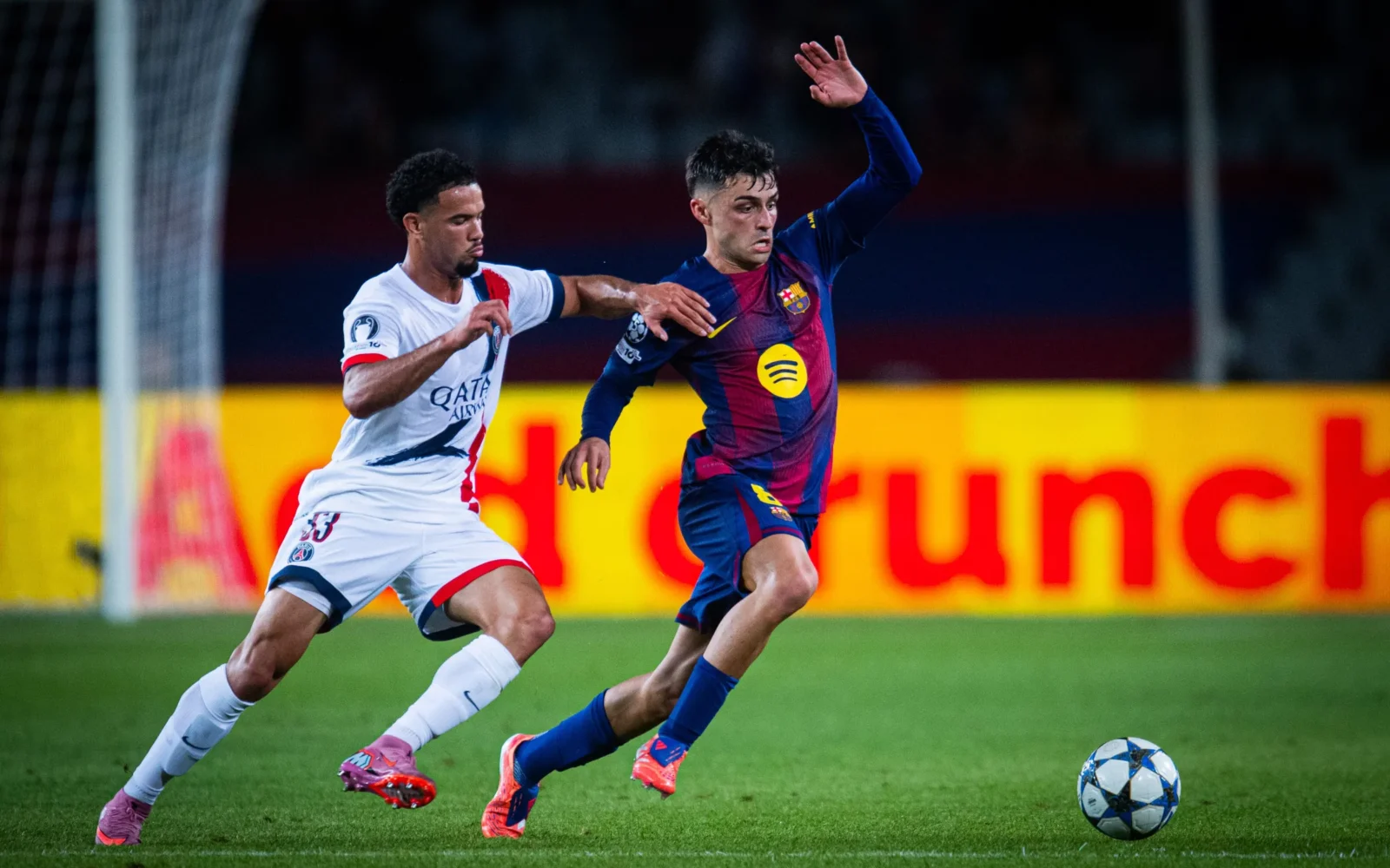Pedri y Zaïre-Emery en el último Barça-PSG