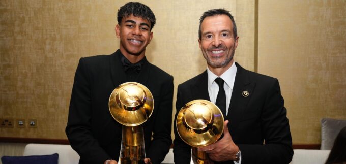 Lamine Yamal y Jorge Mendes