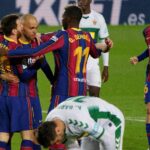 Messi, Braithwaite y Dembele celebrando un gol.