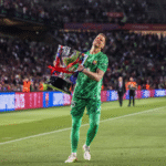 Szczesny celebrando los títulos con el FC Barcelona.