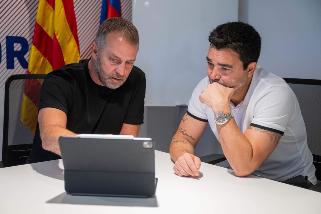 Deco y Flick trabajando en la plantilla del Barça
