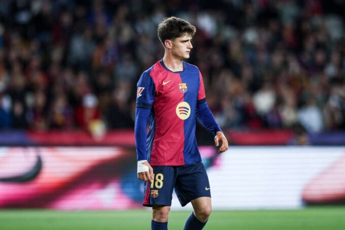 Pau Víctor en un partido con el Barça la pasada temporada