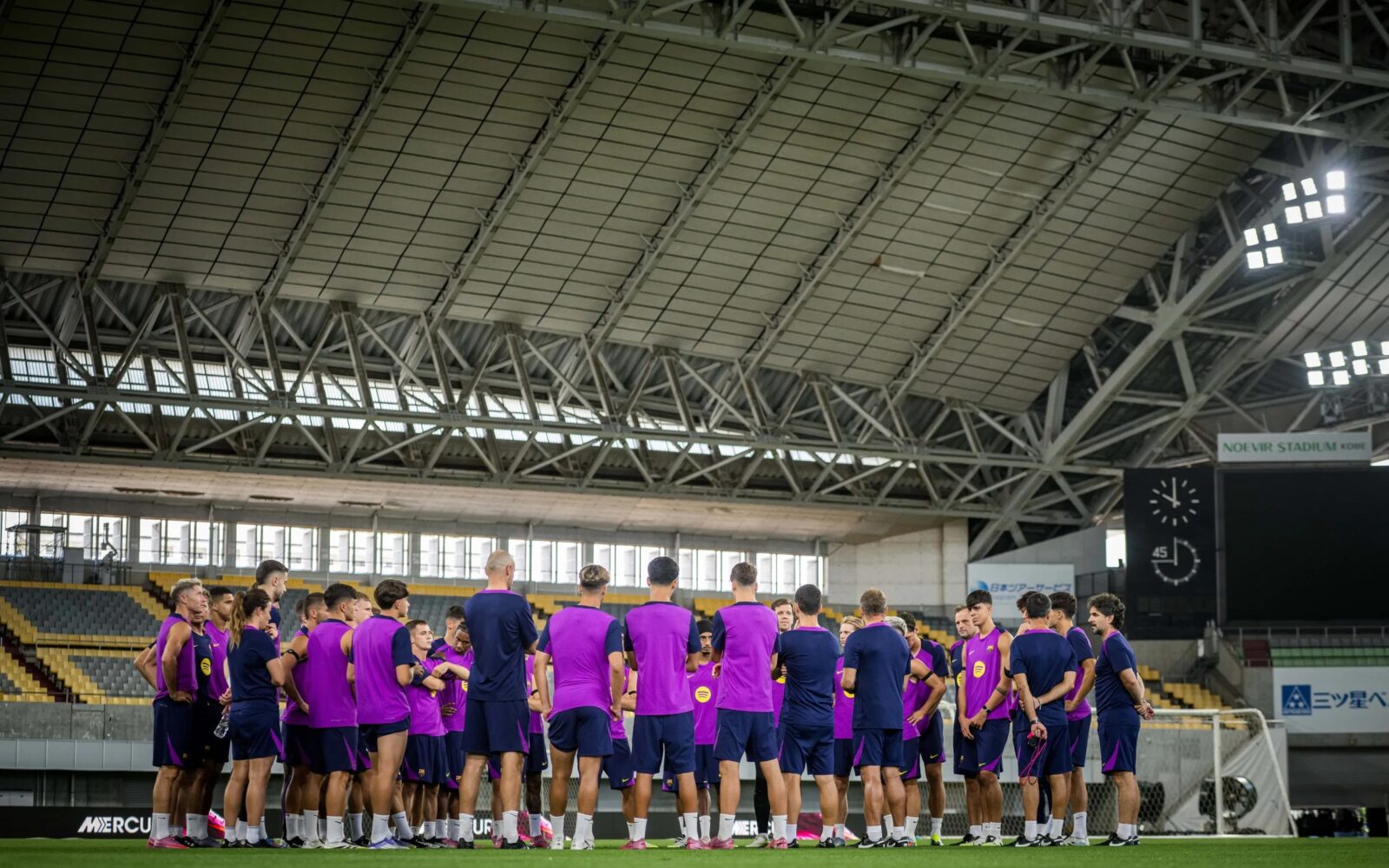 El FC Barcelona en el entrenamiento en Seúl.