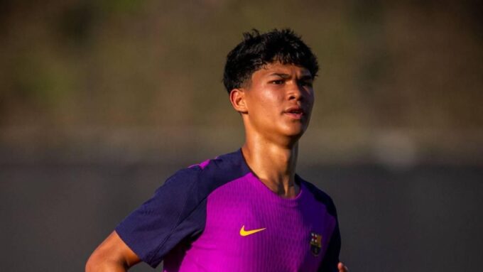 Dro entrenando con el Barça. Fuente: FCB