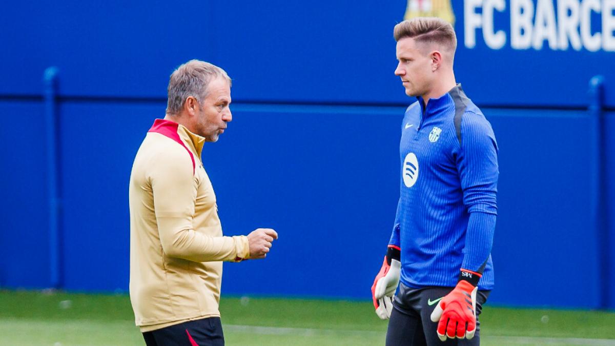 Ter Stegen junto a Hansi Flick.