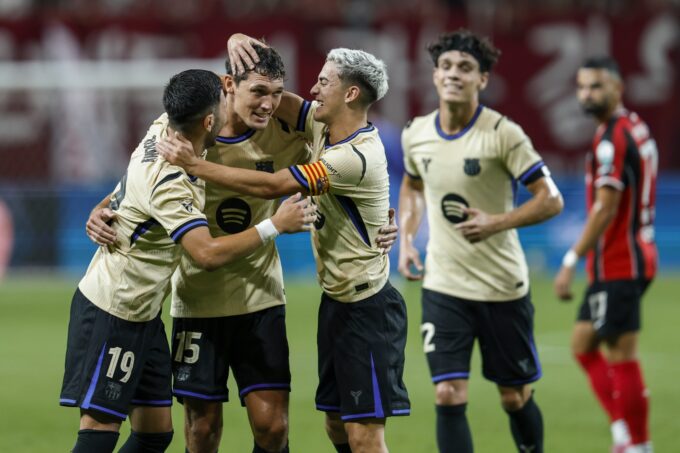 Gavi, Héctor Fort, Christensen y Bardghji celebrando el golazo del danés con el Barça