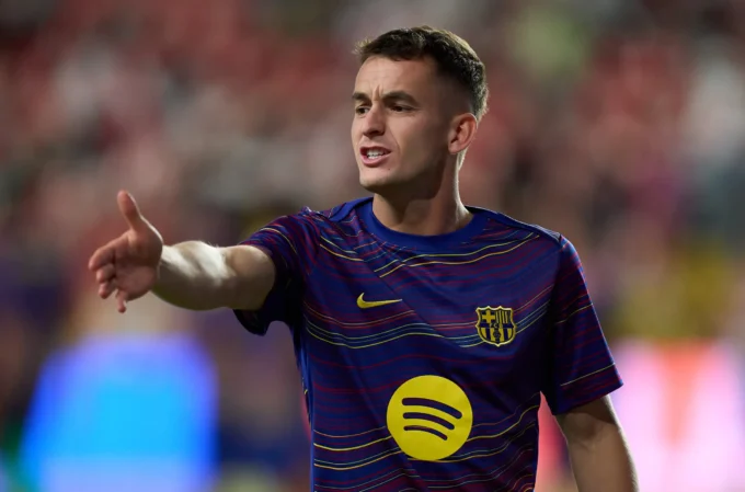 Marc Casado en el calentamiento previo al Barça-Levante