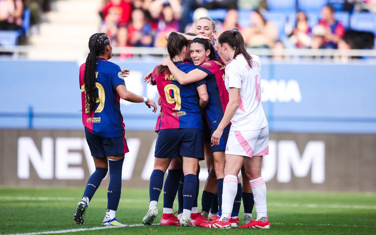 El FC Barcelona femenino en el último partido ante el Madrid CFF.
