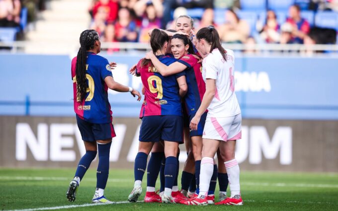 El FC Barcelona femenino en el último partido ante el Madrid CFF.
