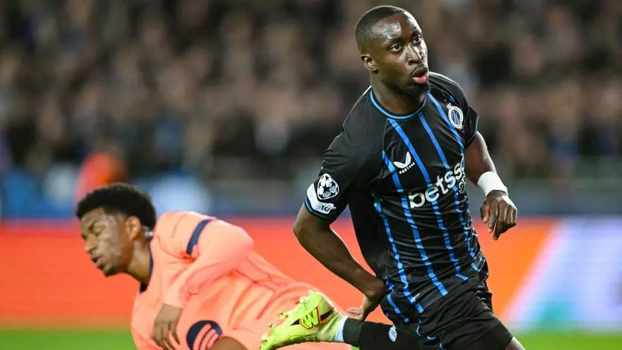 Forbs tras batir a Szczesny en el Brujas-Barça