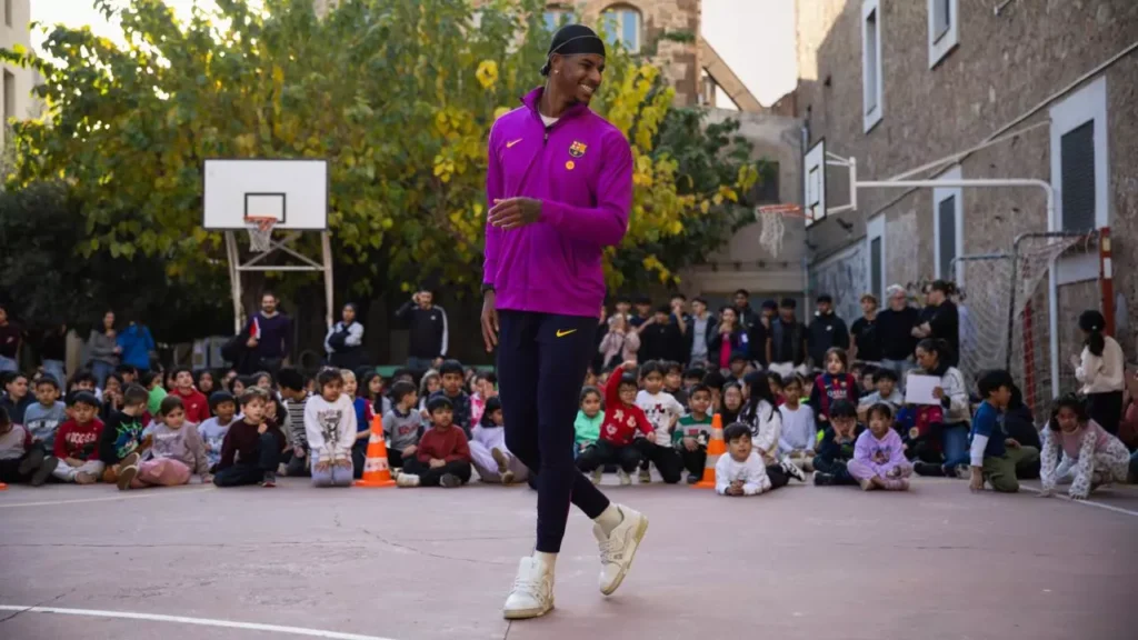 Marcus Rashford en una de las iniciativas solidarias de la Fundació Barça
