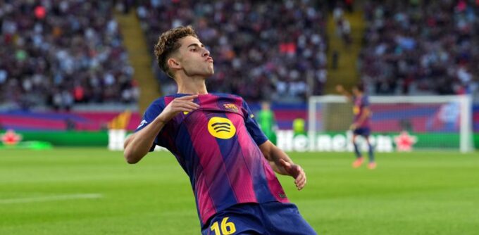 Fermín López marca un doblete en la primera parte del Barça-Olympiakos