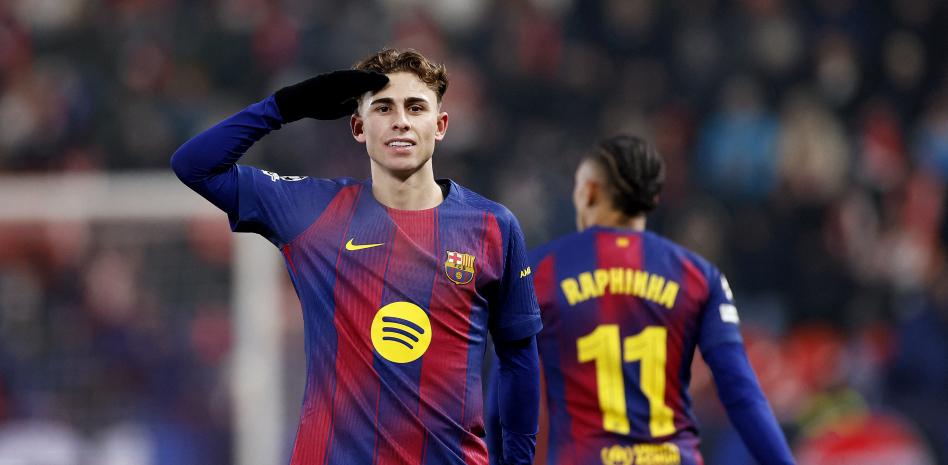 Fermín López celebrando la victoria ante el Slavia de Praga