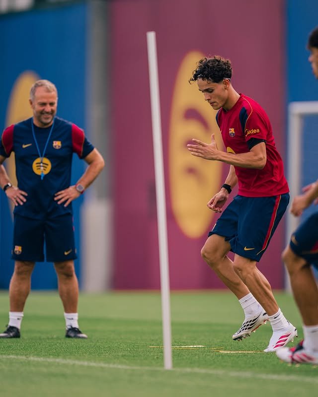 Héctor Fort en la pretemporada junto a Flick