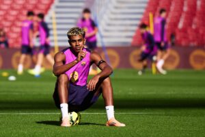 Lamine Yamal en un entrenamiento