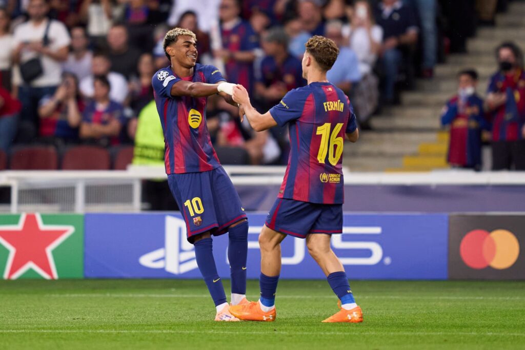 Lamine Yamal y Fermín celebrando la goleada del Barça a Olympiakos