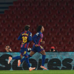 Koundé y Lamine Yamal celebrando en el Barça-Eintracht de Champions League