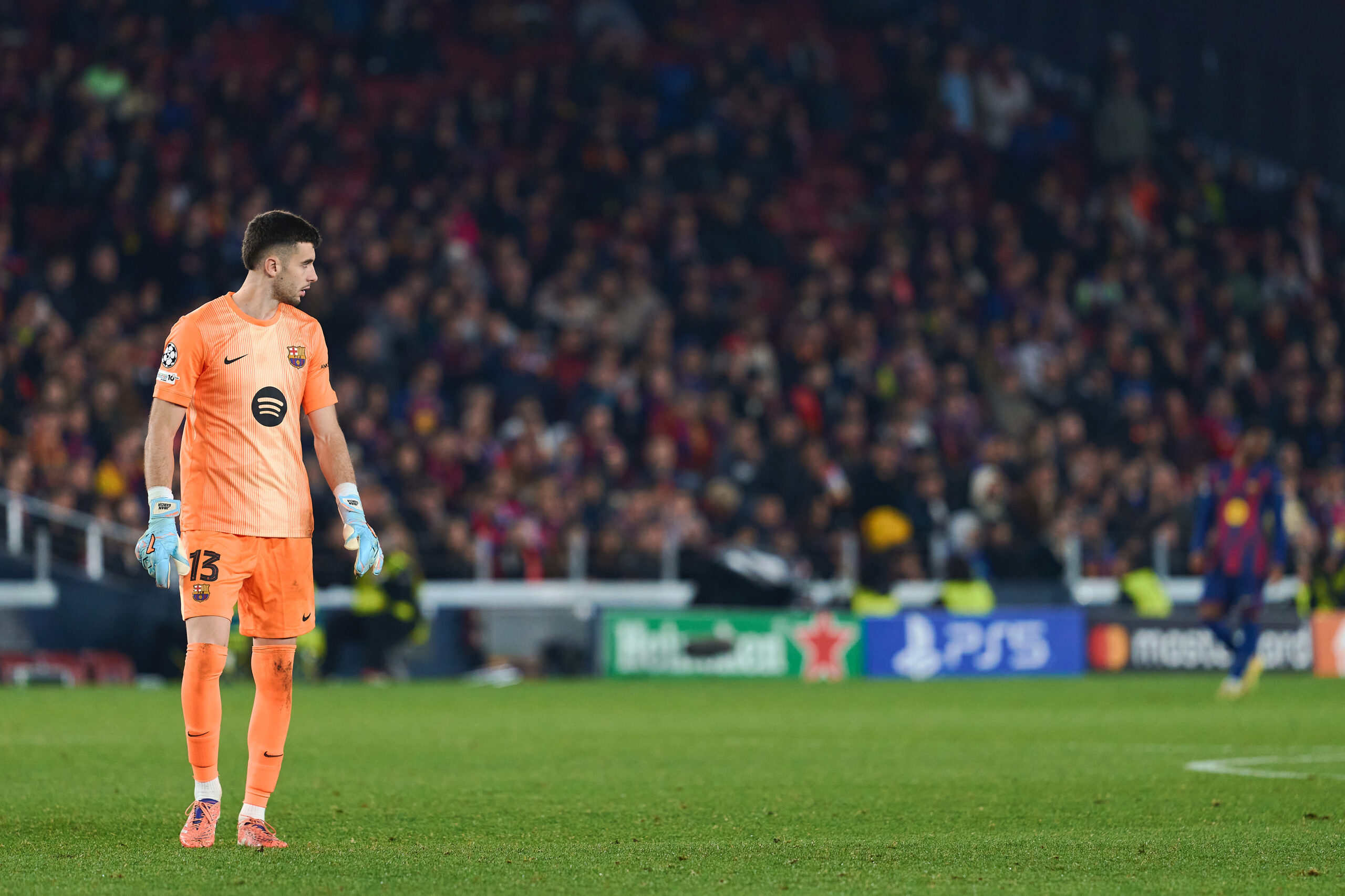 Joan García en el Camp Nou contra el Eintracht de Frankfurt