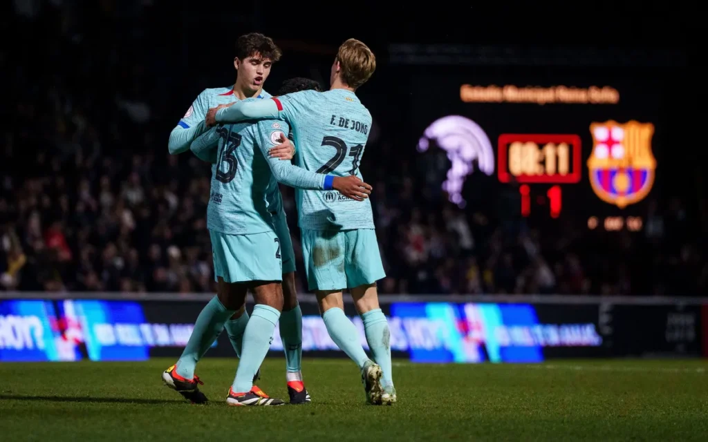 Pau Cubarsi debutando con el Barça en Copa del Rey