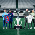 Foto protocolaria entre FC Barcelona y Real Madrid femenino antes de la final de la Supercopa de España Femenina.