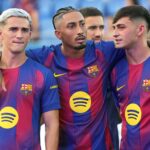 Raphinha y Pedri en la presentación de los capitanes del Barça