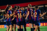 Las jugadoras del Barça femenino celebran un gol ante el París FC