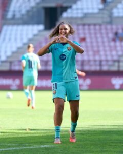 Mayssa celebra su primer gol