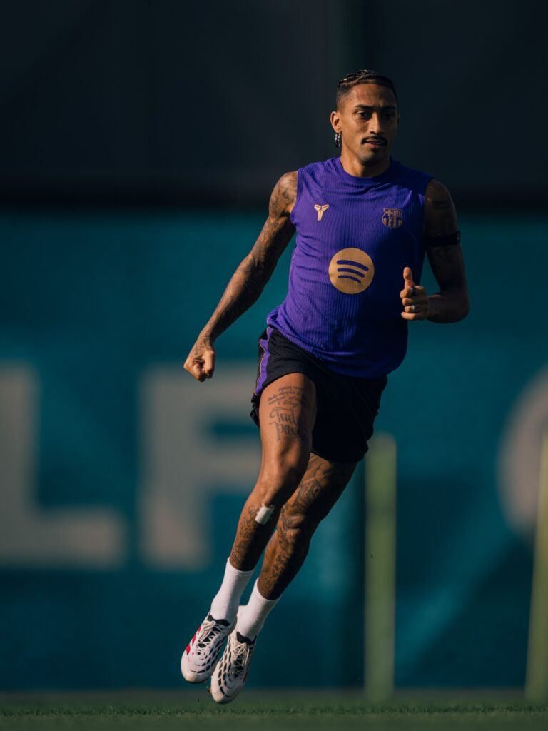 Raphinha vuelve a entrenar con el grupo