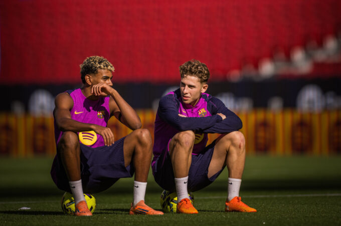 Lamine Yamal y Fermín en el regreso al Camp Nou.