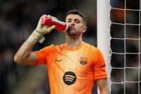 Joan García con el FC Barcelona