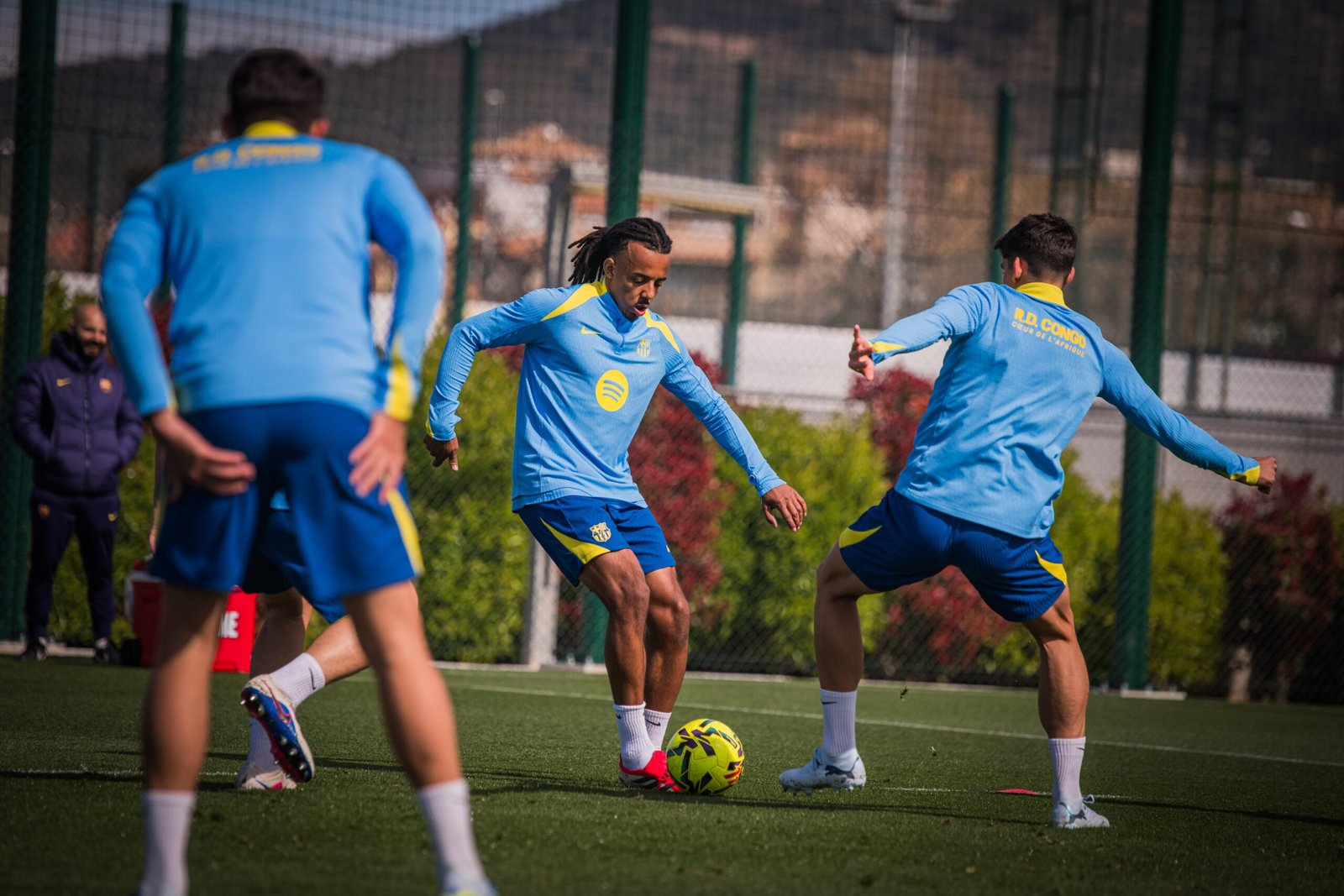 Koundé en la Ciutat Esportiva