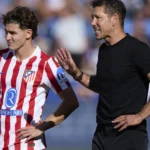 Julián Álvarez y Diego Simeone