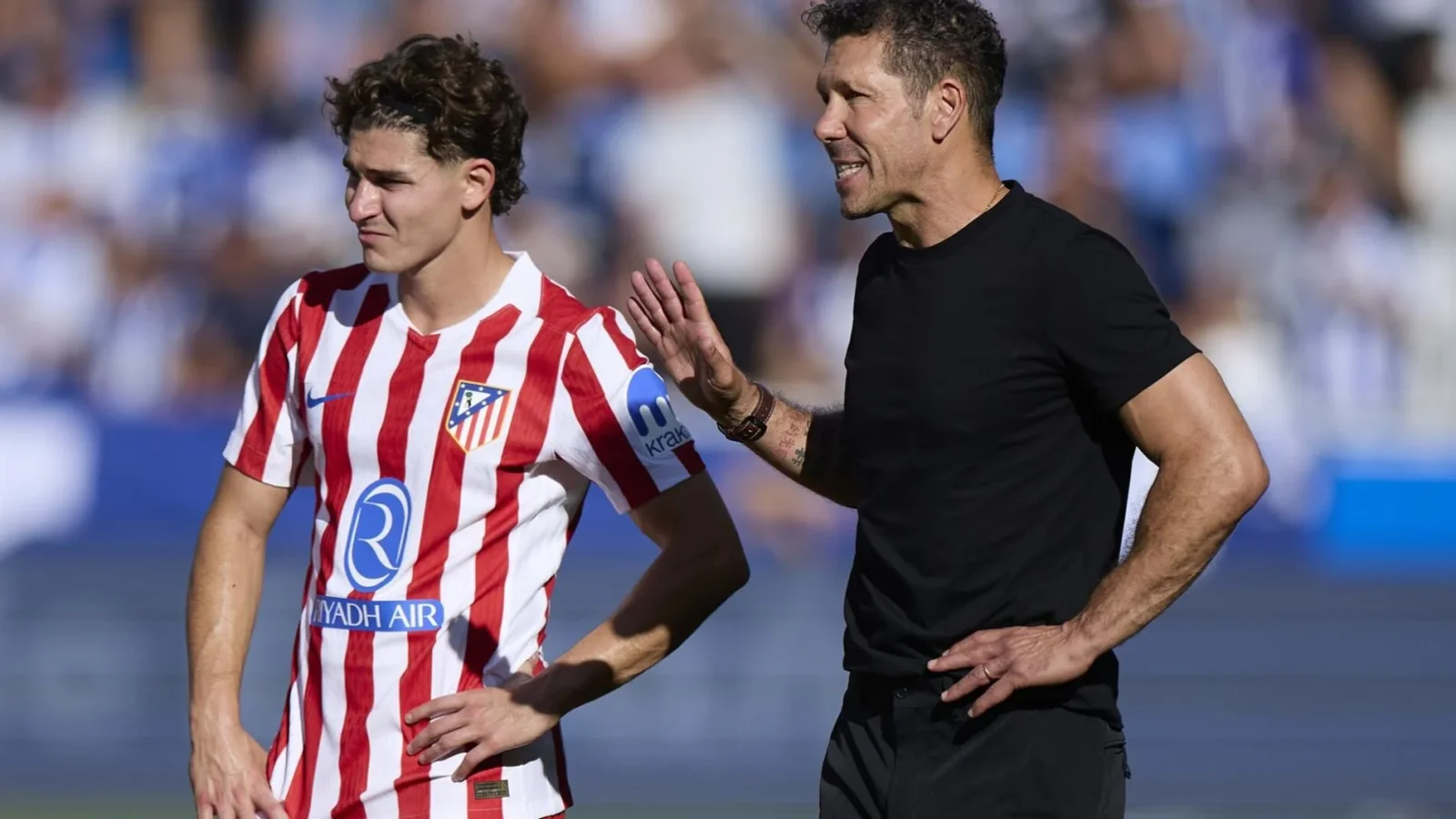 Julián Álvarez y Diego Simeone