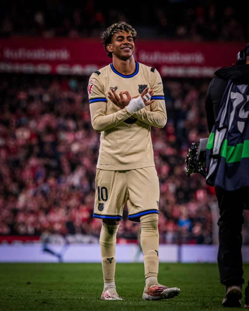 Lamine celebrando un gol