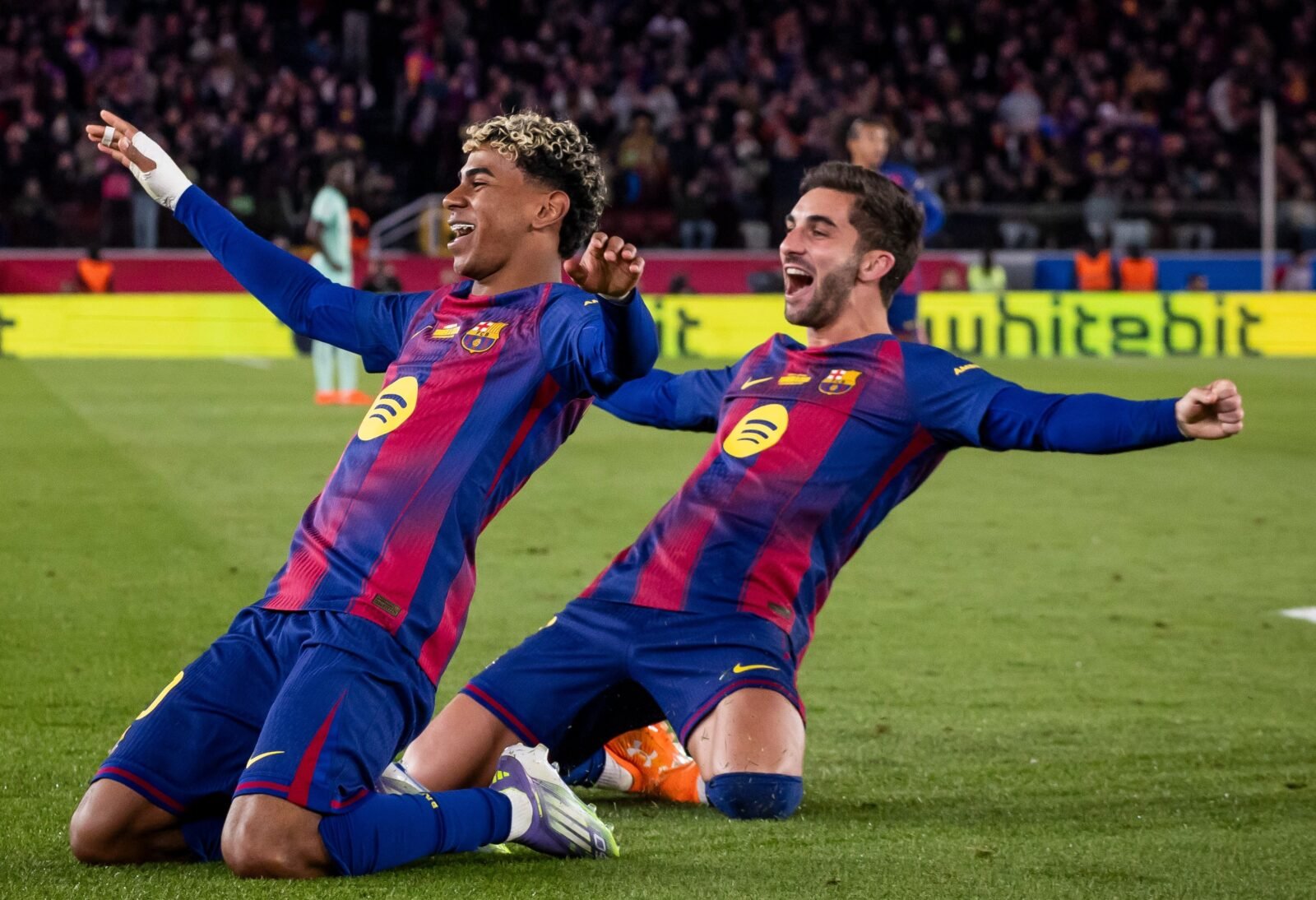 Lamine y Ferran comparten el Trofeo Zarra