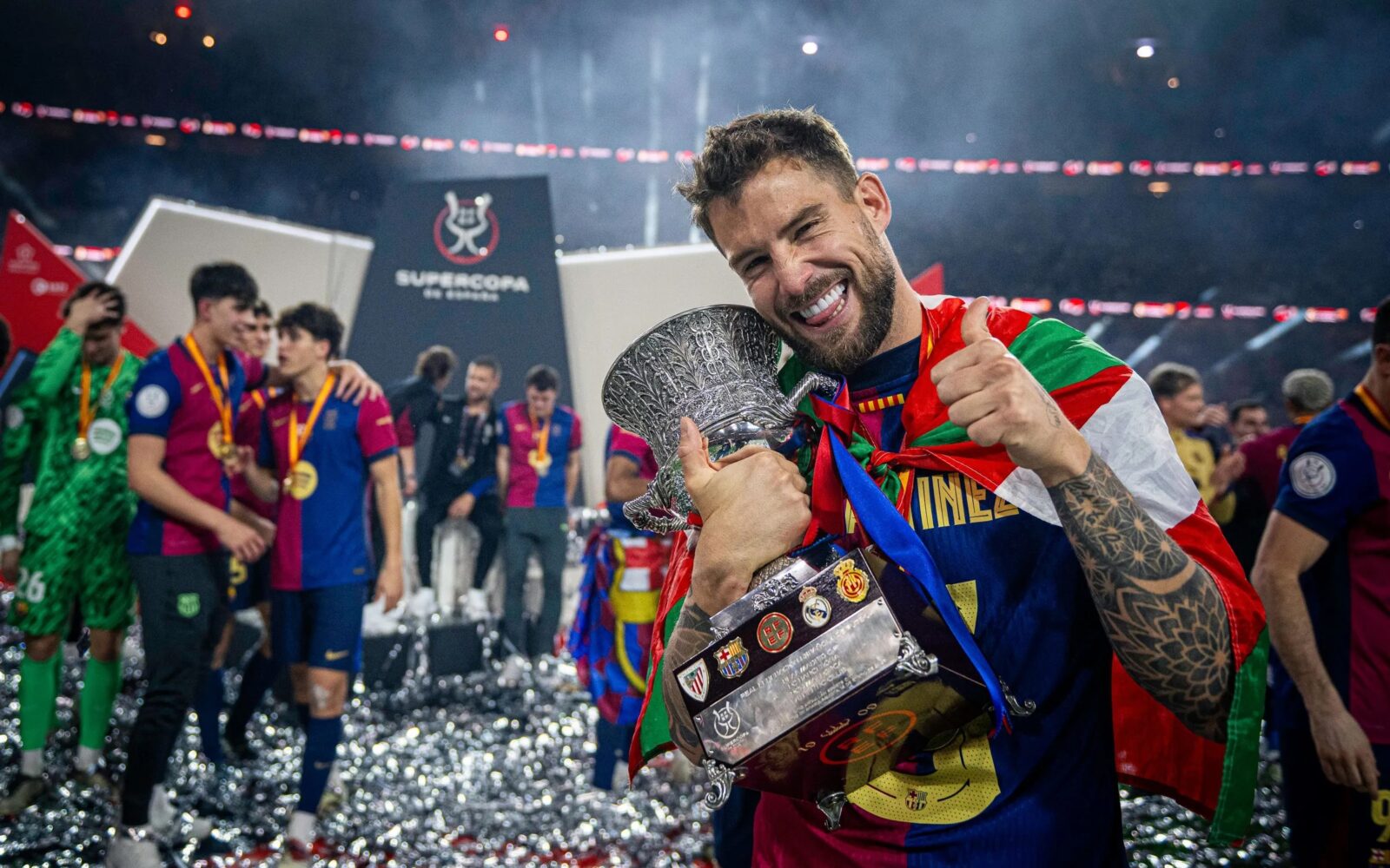 Íñigo Martínez con el FC Barcelona.