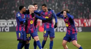 Jugadores del Barça celebrando el gol de Olmo.