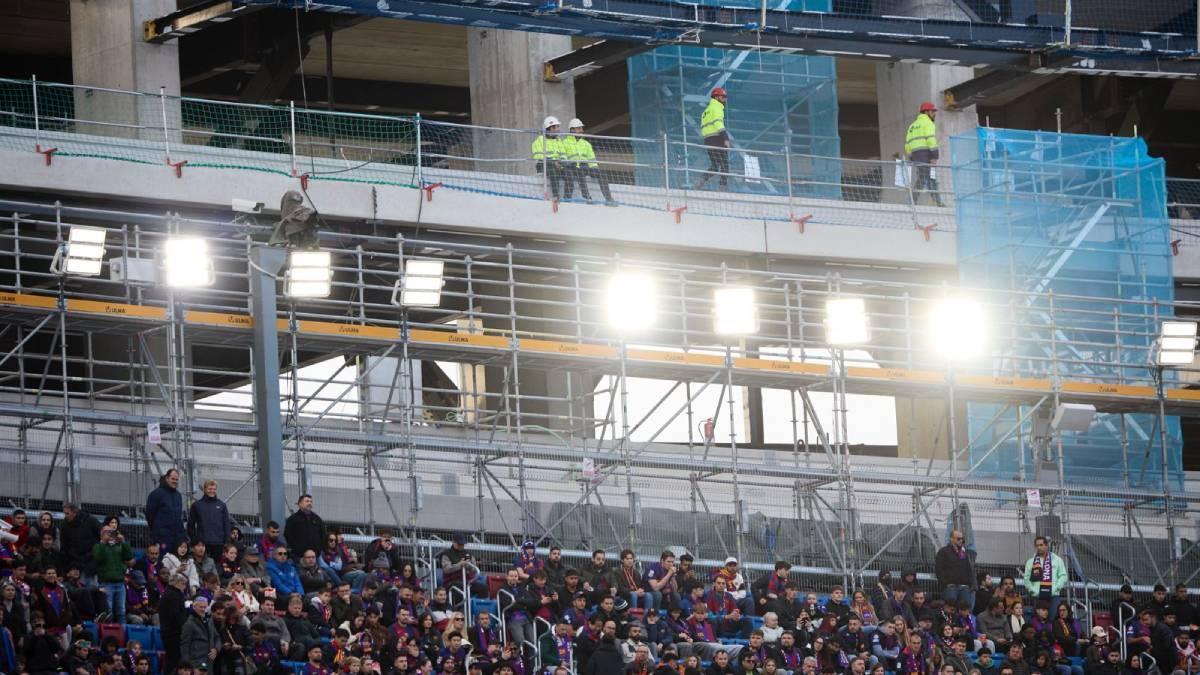 La "grada" de obreros en el Camp Nou.