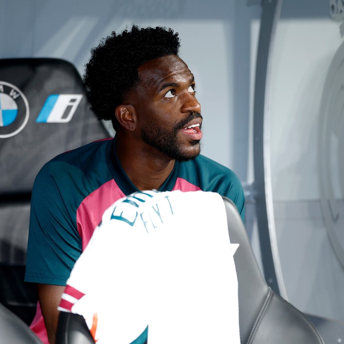 vinicius en el banquillo