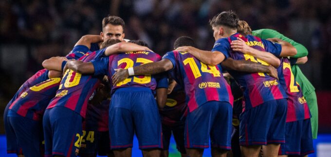 Los azulgranas durante una arenga