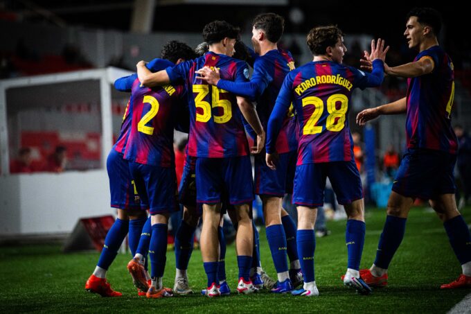 La celebración del equipo tras la victoria ante el Terrassa. Foto: FCB