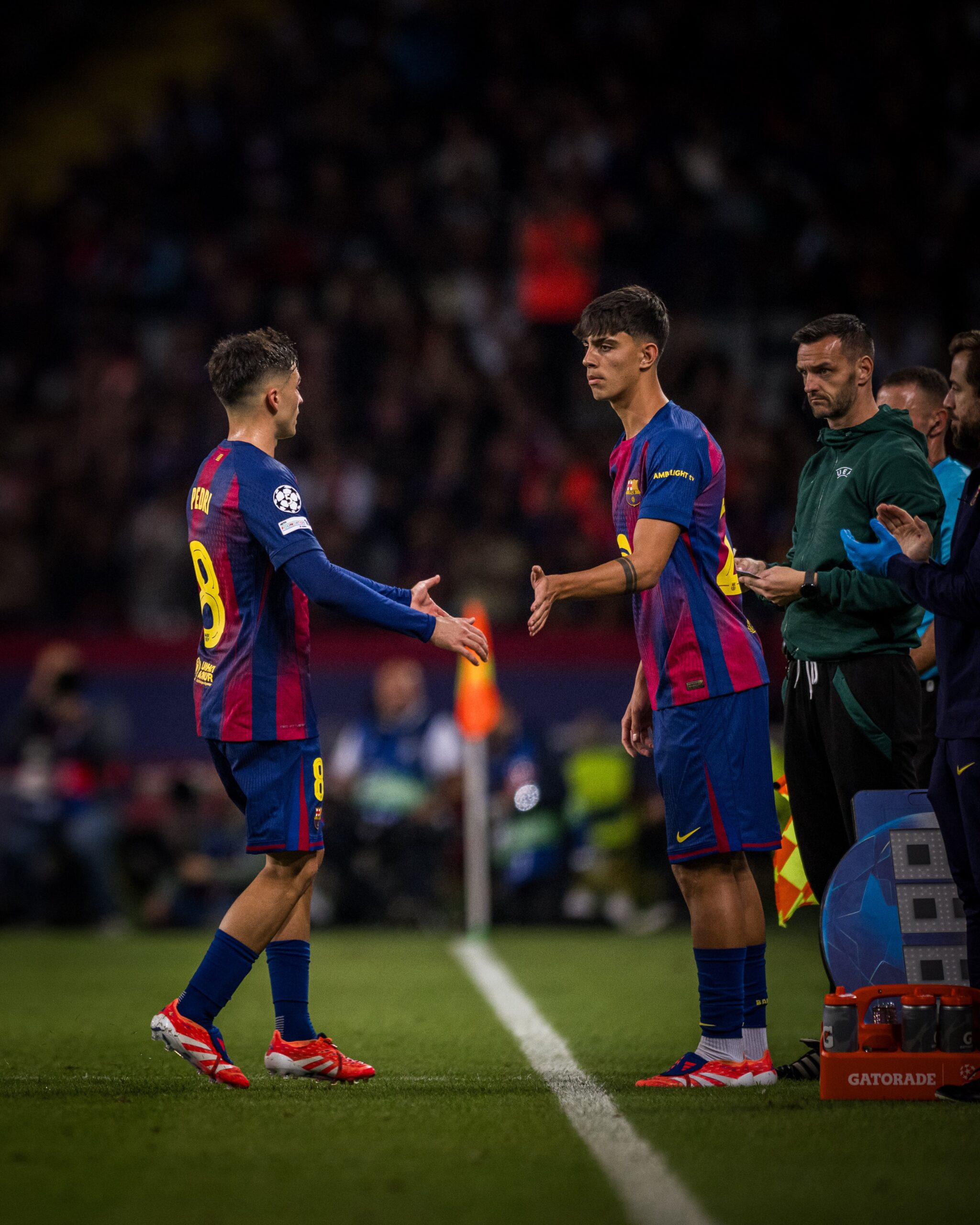 Bernal sustituyendo a Pedri El centrocampista se estrenó frente al PSG