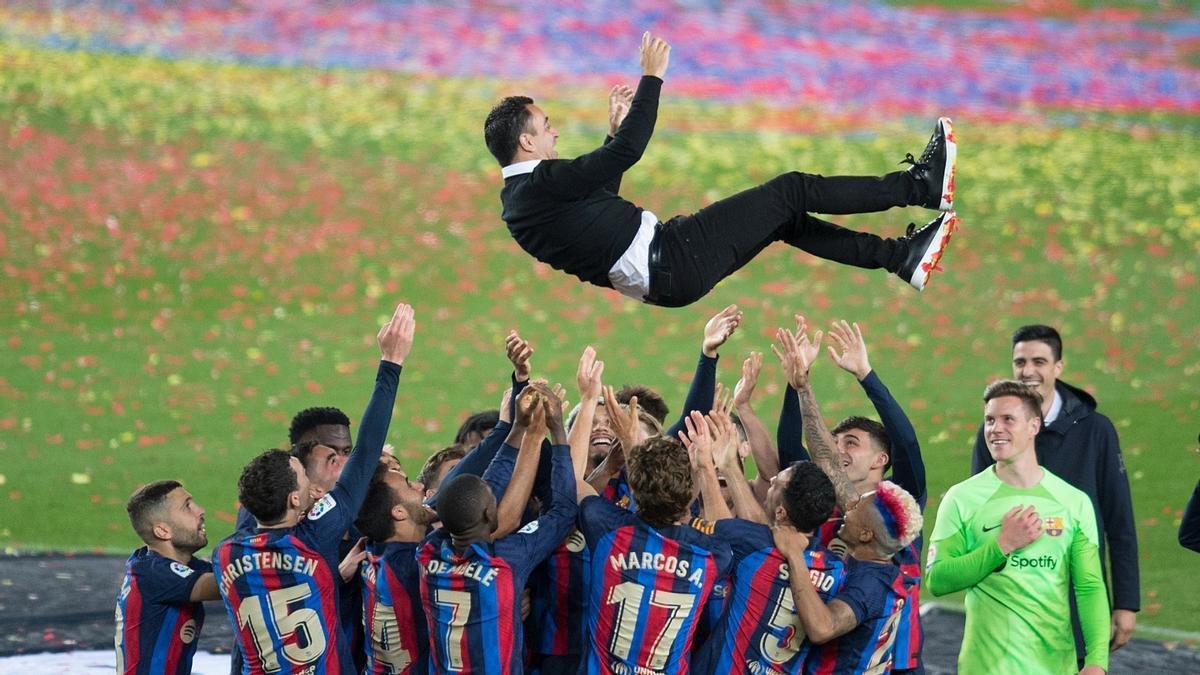 Xavi celebrando