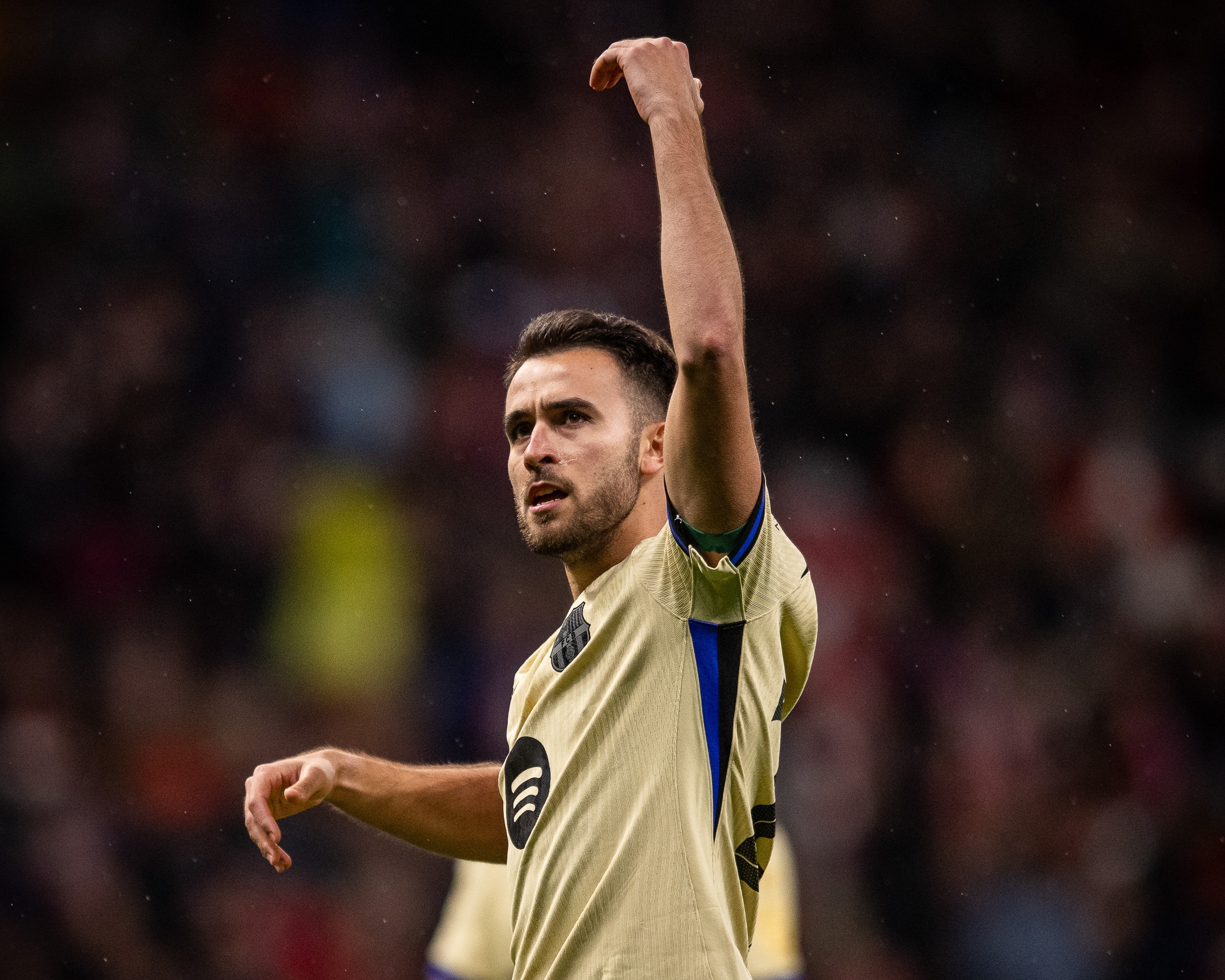 El defensa se pierde la vuelta en el Camp Nou