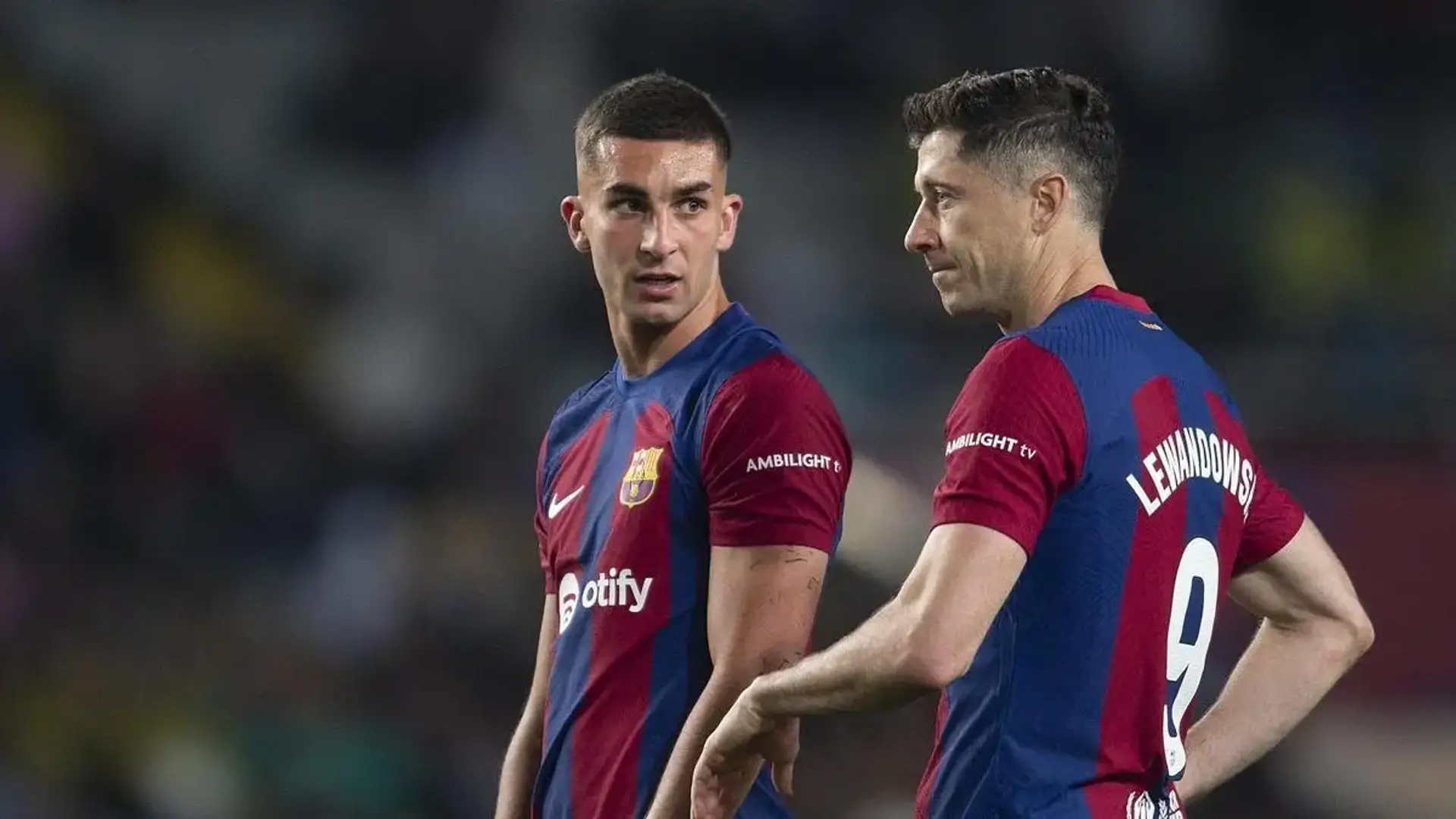 Ferran Torres y Robert Lewandowski Ferran Torres y Robert Lewandowski