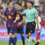 Gil Manzano y Frenkie de Jong