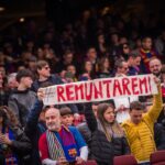 La grada también cree en la remontada.