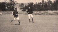 Joan Gamper jugando un partido con el Barça