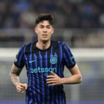 Alessandro Bastoni jugando con el Inter