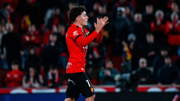 Jan Virgili se deja querer. Foto: ElDesmarque